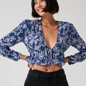 Aritzia Sunday Best Kimberly Floral Crop Top